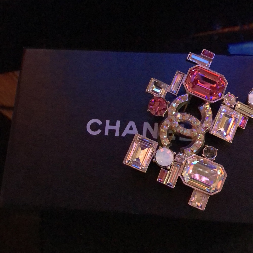 Chanel CC Crystal 05 P Made in France Brooch - Picture 9 of 10